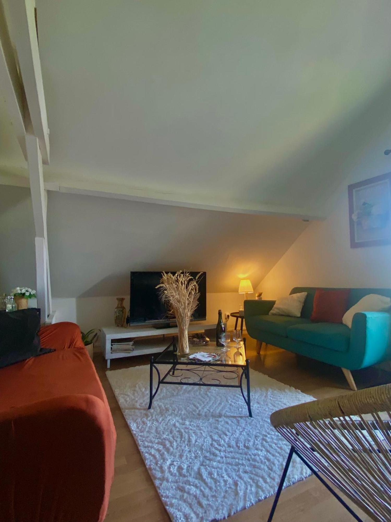Une Ambiance Cosy Avec Jardin Privatif Nassandres Екстер'єр фото