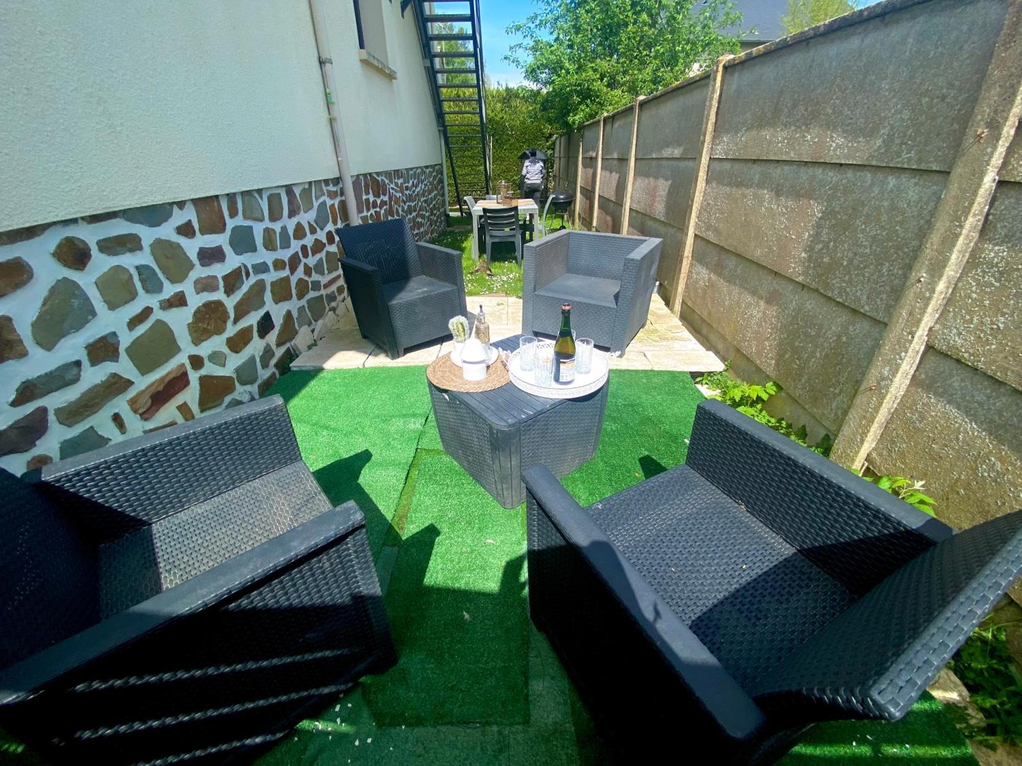 Une Ambiance Cosy Avec Jardin Privatif Nassandres Екстер'єр фото
